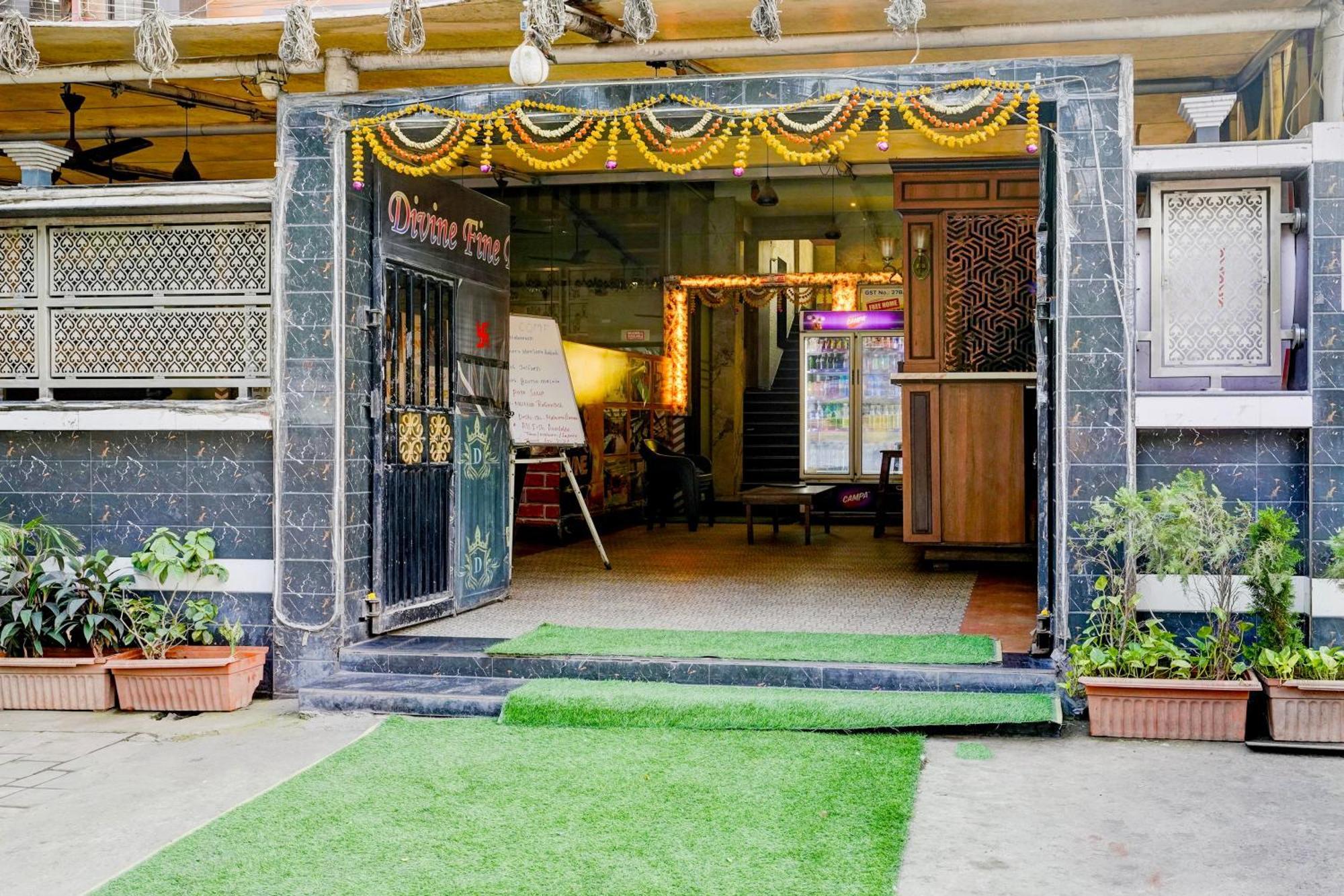 Super Hotel O Divine Fine Dine Lodging And Boarding Kalyan Exterior photo